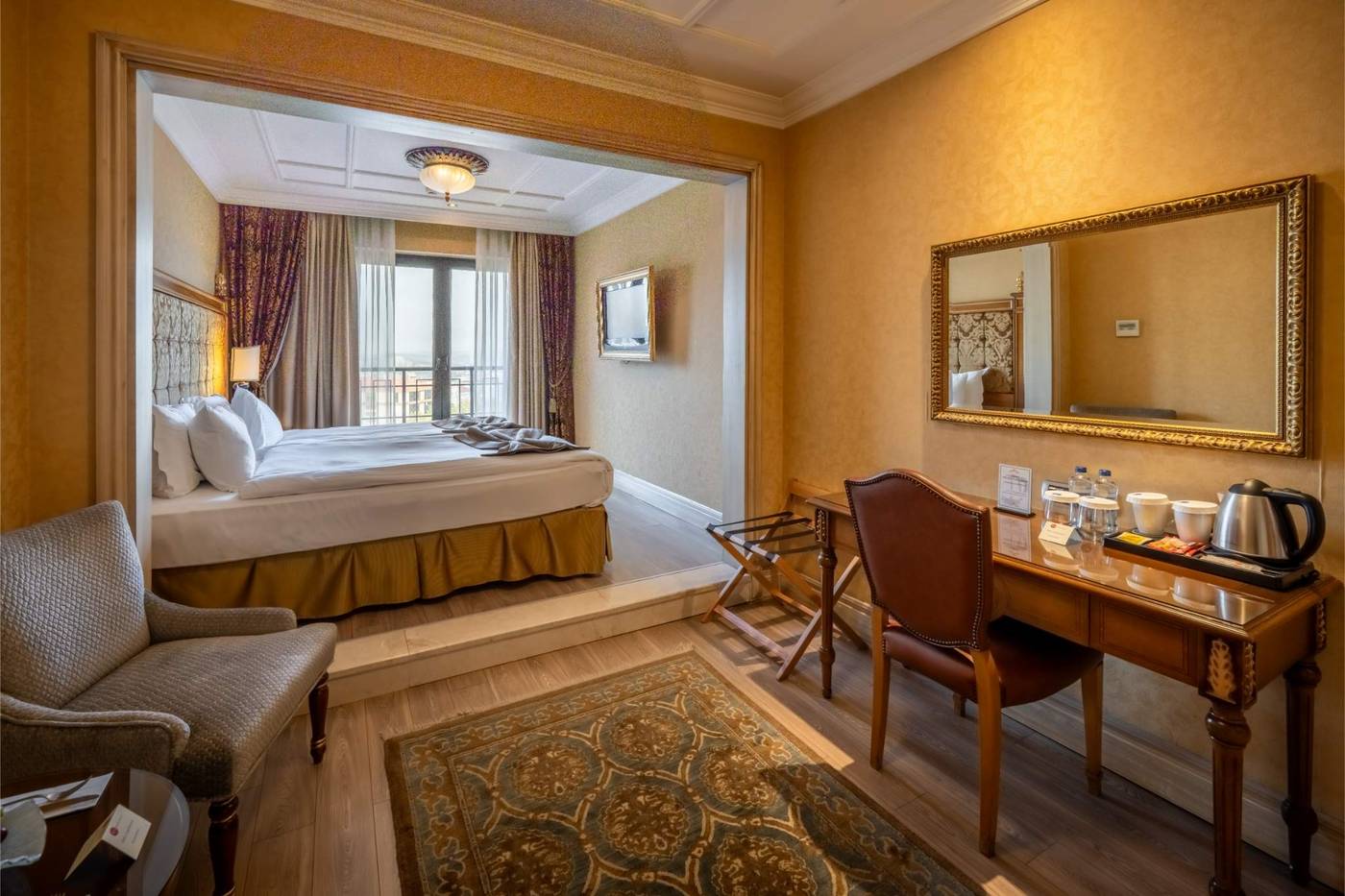 The-Central-Palace-Boutique-Room-20