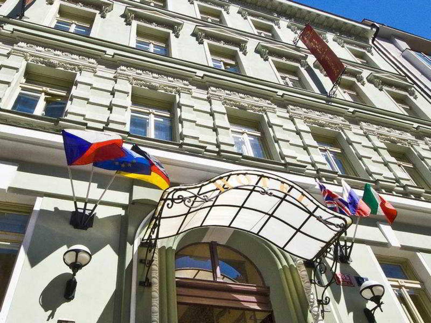 Hotel Raffaello-Czech Republic-PRAGUE-General view-1
