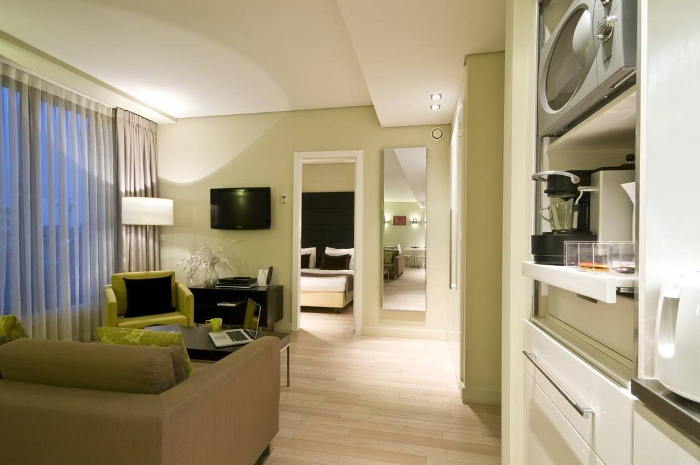 B-Aparthotel-Grand-Place-General-view-2