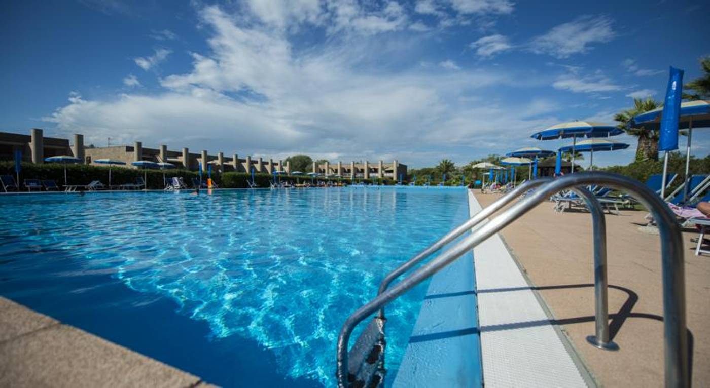 Cosmopolitan Golf & Beach Resort