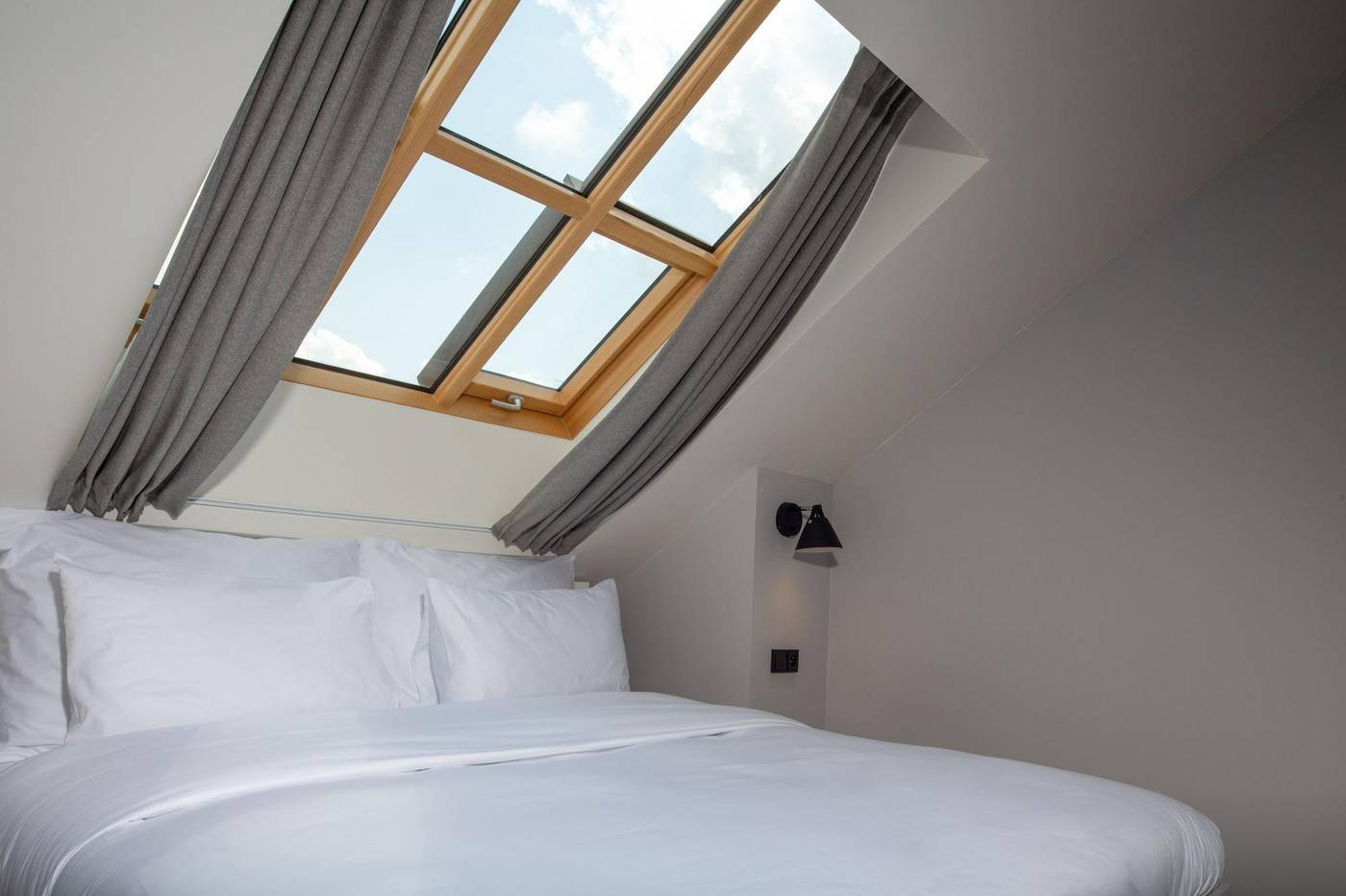 OREA-Place-Seno-Room-34