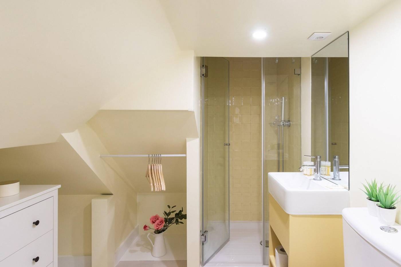 1898-Home---Suites-Room-38