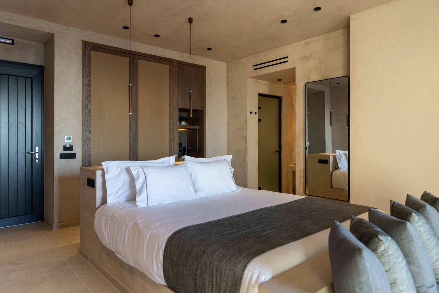 North-Santorini-A-Luxury-Spa-Hotel-Room-18