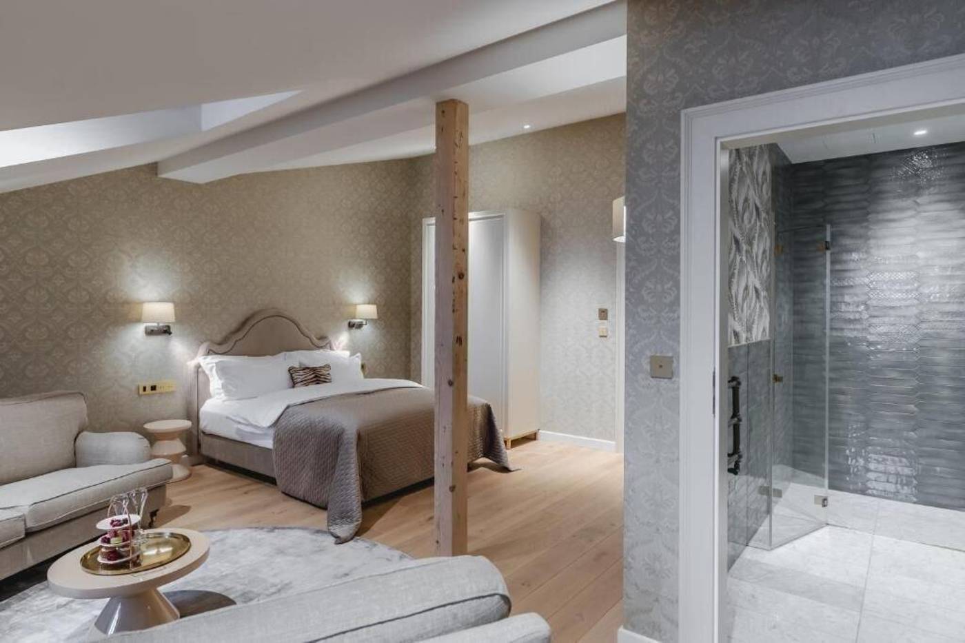 Hotel-Unicus-Palace-Old-Town---Destigo-Hotels-Room-57