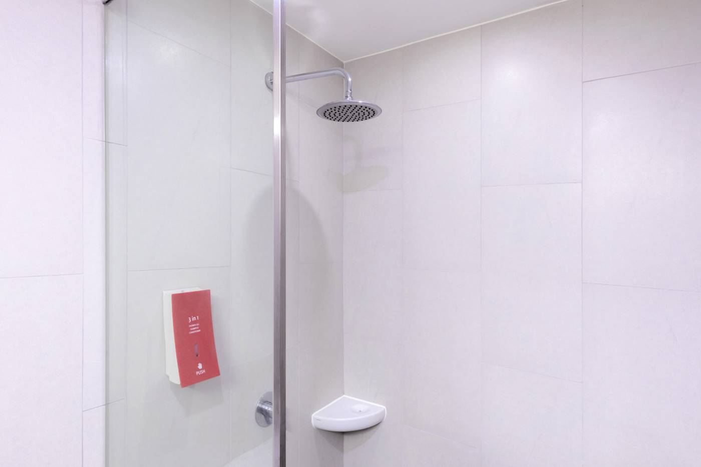 Red-Planet-Bangkok-Surawong-Room-24