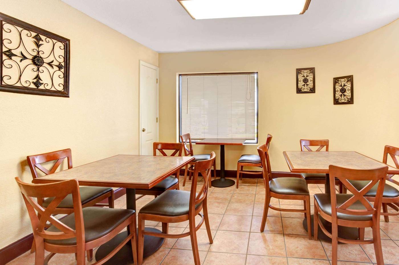 Days Inn By Wyndham Kissimmee West-United States-Kissimmee-Lobby-6