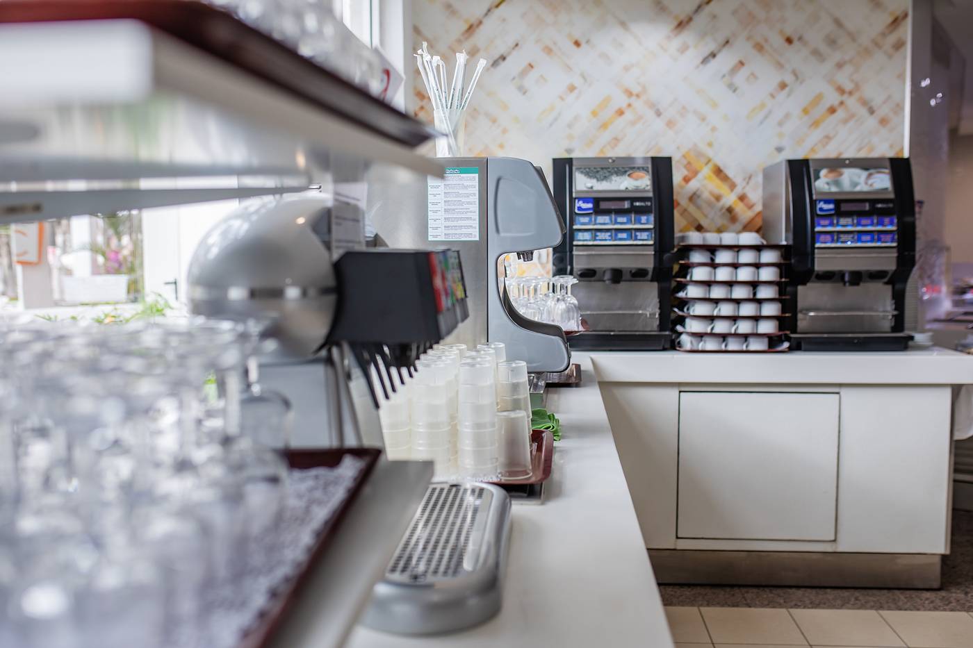 Servatur-Waikiki-Restaurant-56