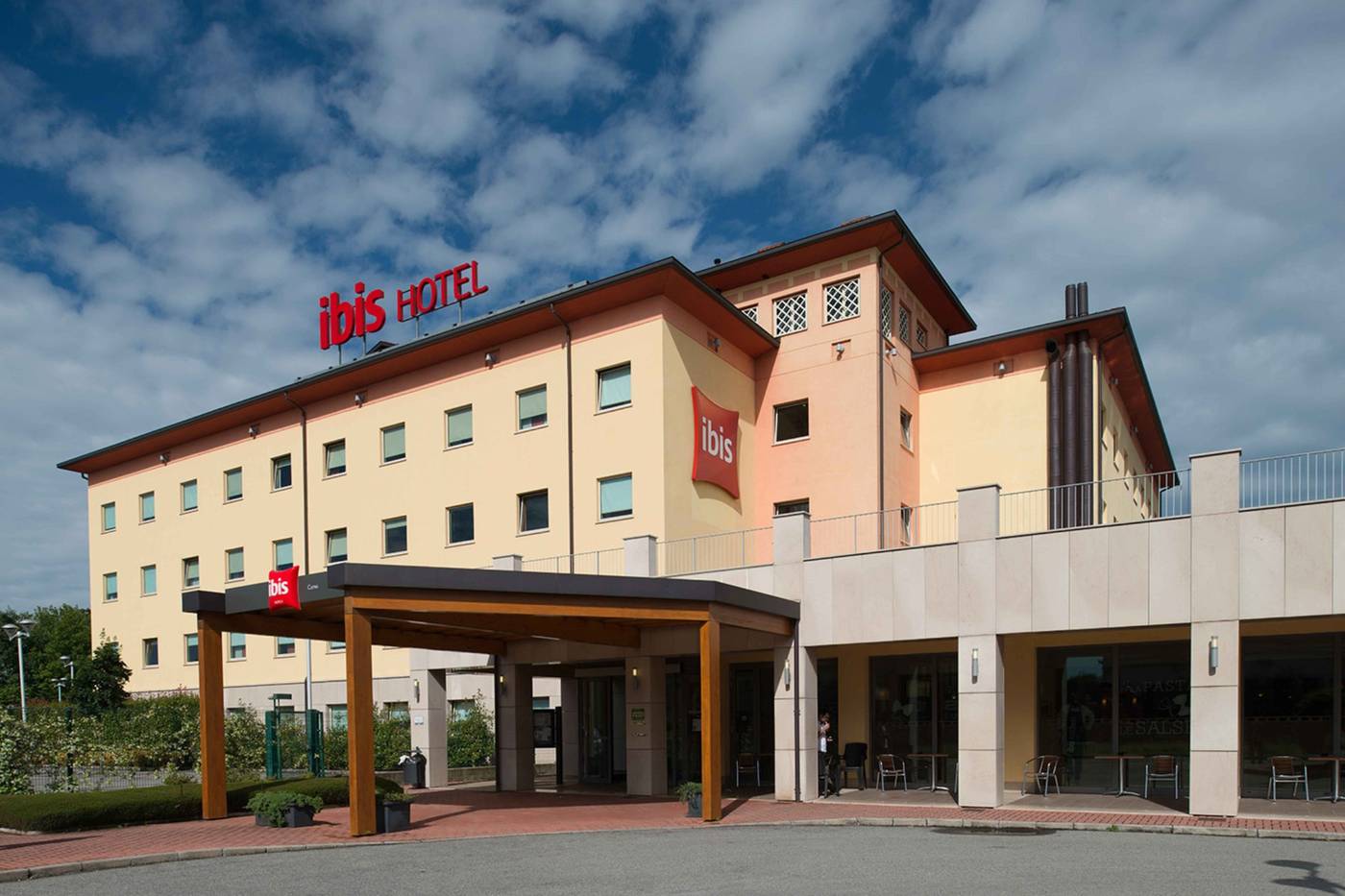 ibis Como-Italy-GRANDATE - COMO-General view-2
