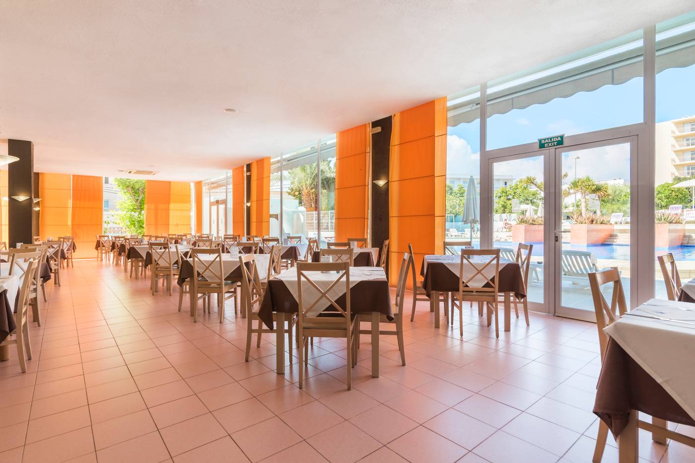 Azuline-Hotel-Pacific-Restaurant-38