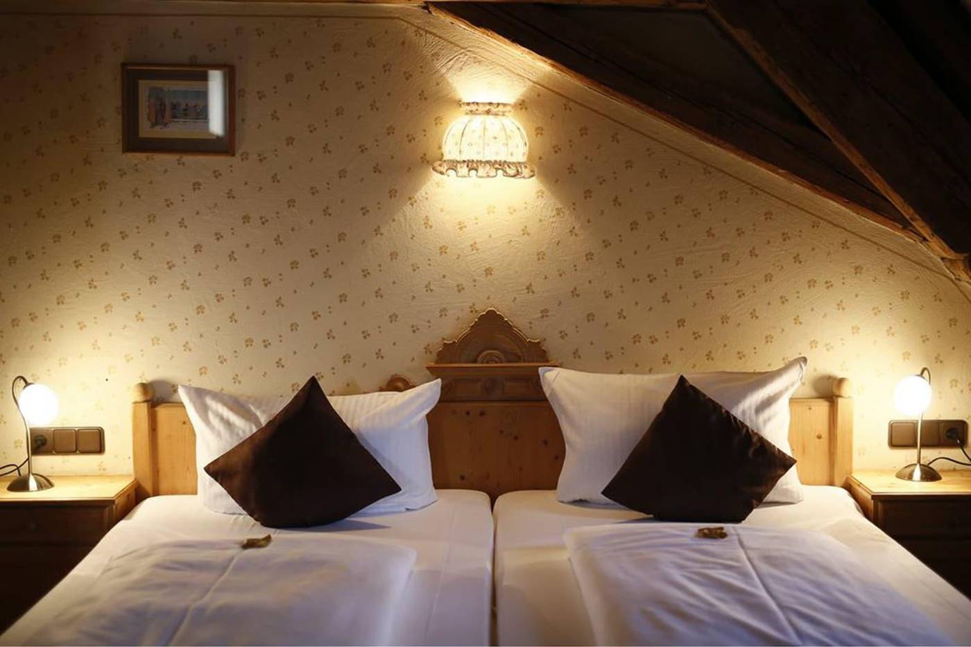 Hotel Brauereigasthof Fuchs-Germany-NEUSAESS-Room-9