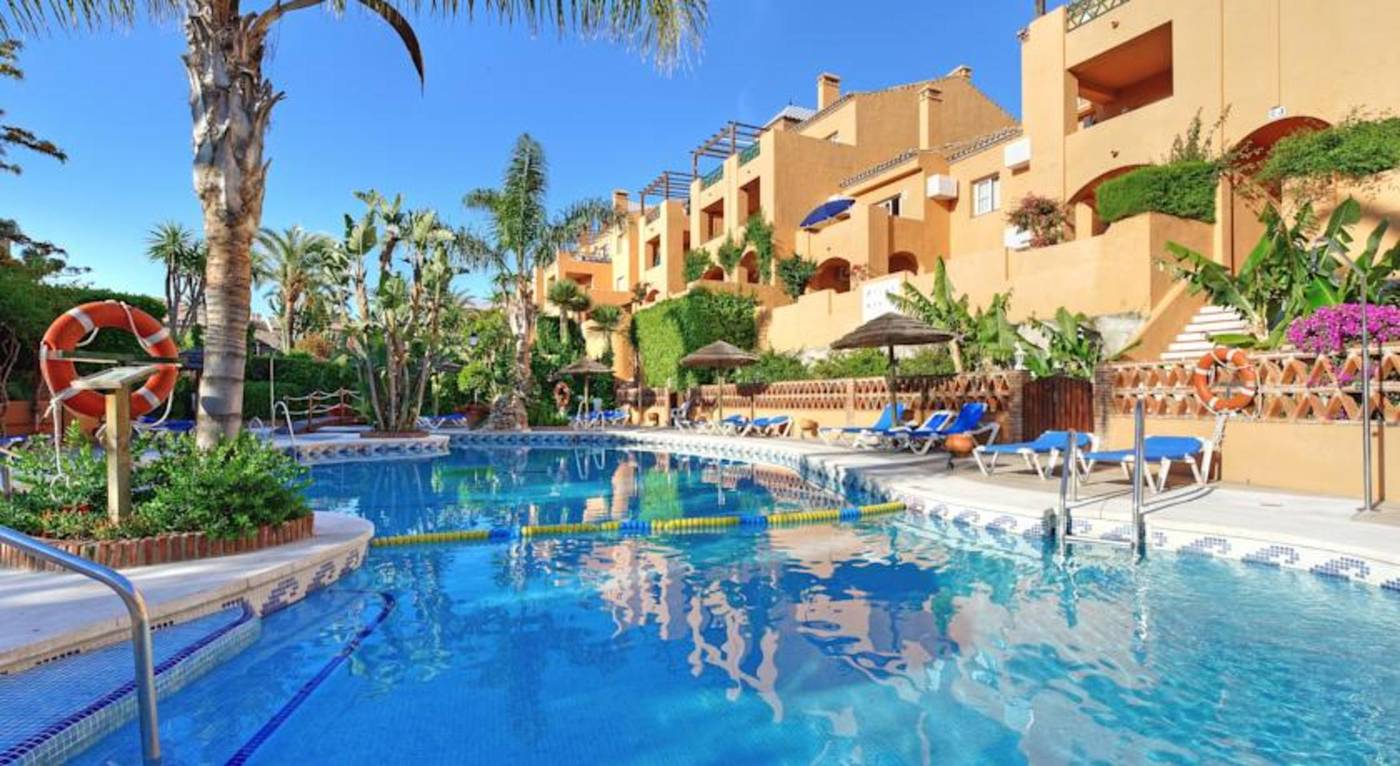 Muthu-Grangefield-Oasis-Pool-3