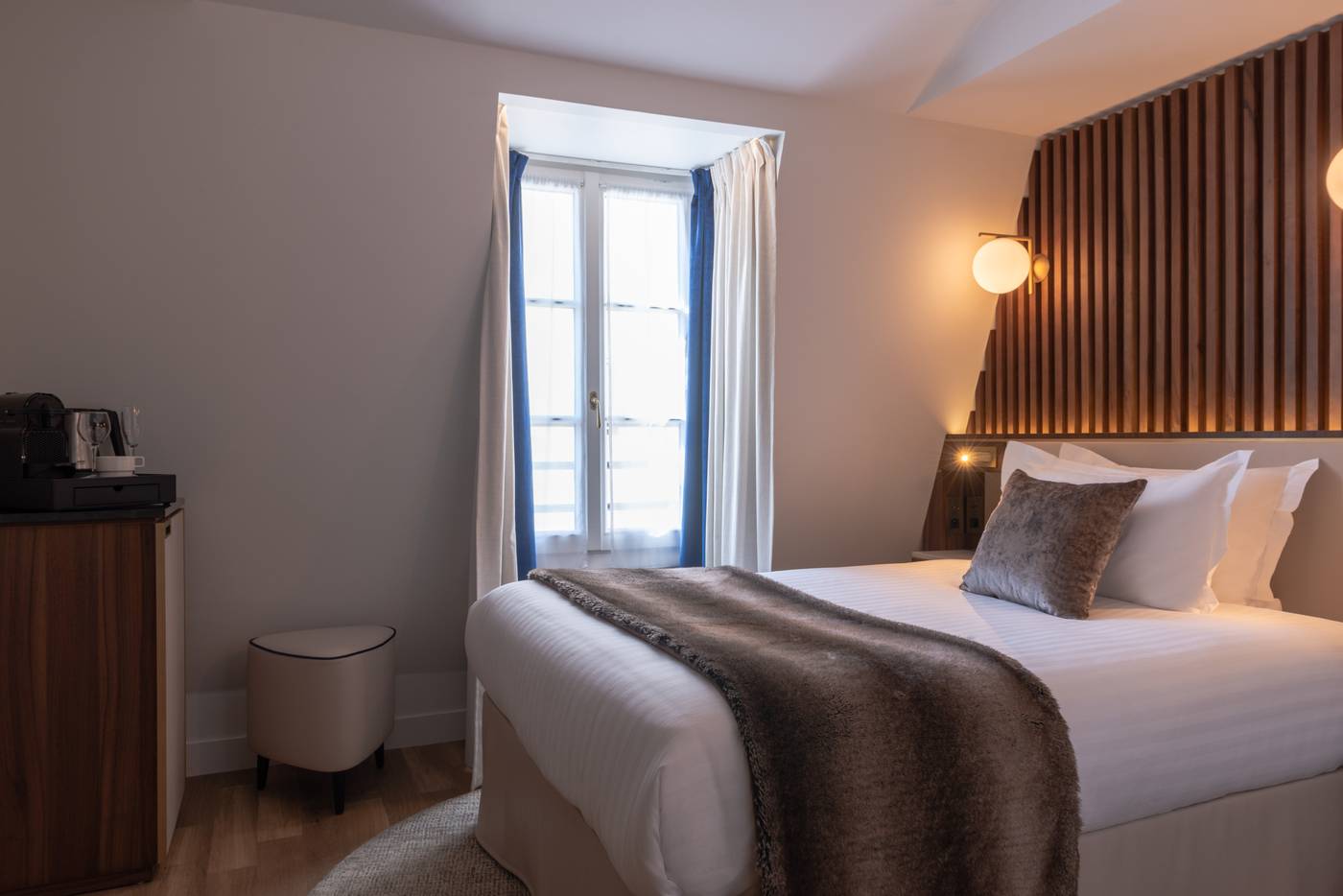 Hotel-Lord-Byron-Room-27