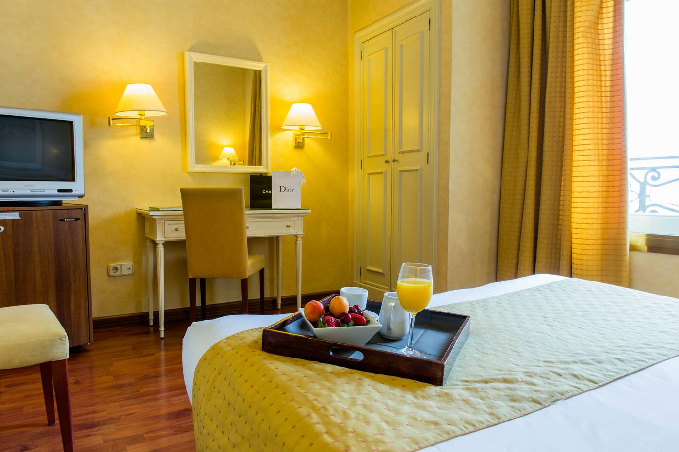 Hotel-Arosa-Room-14