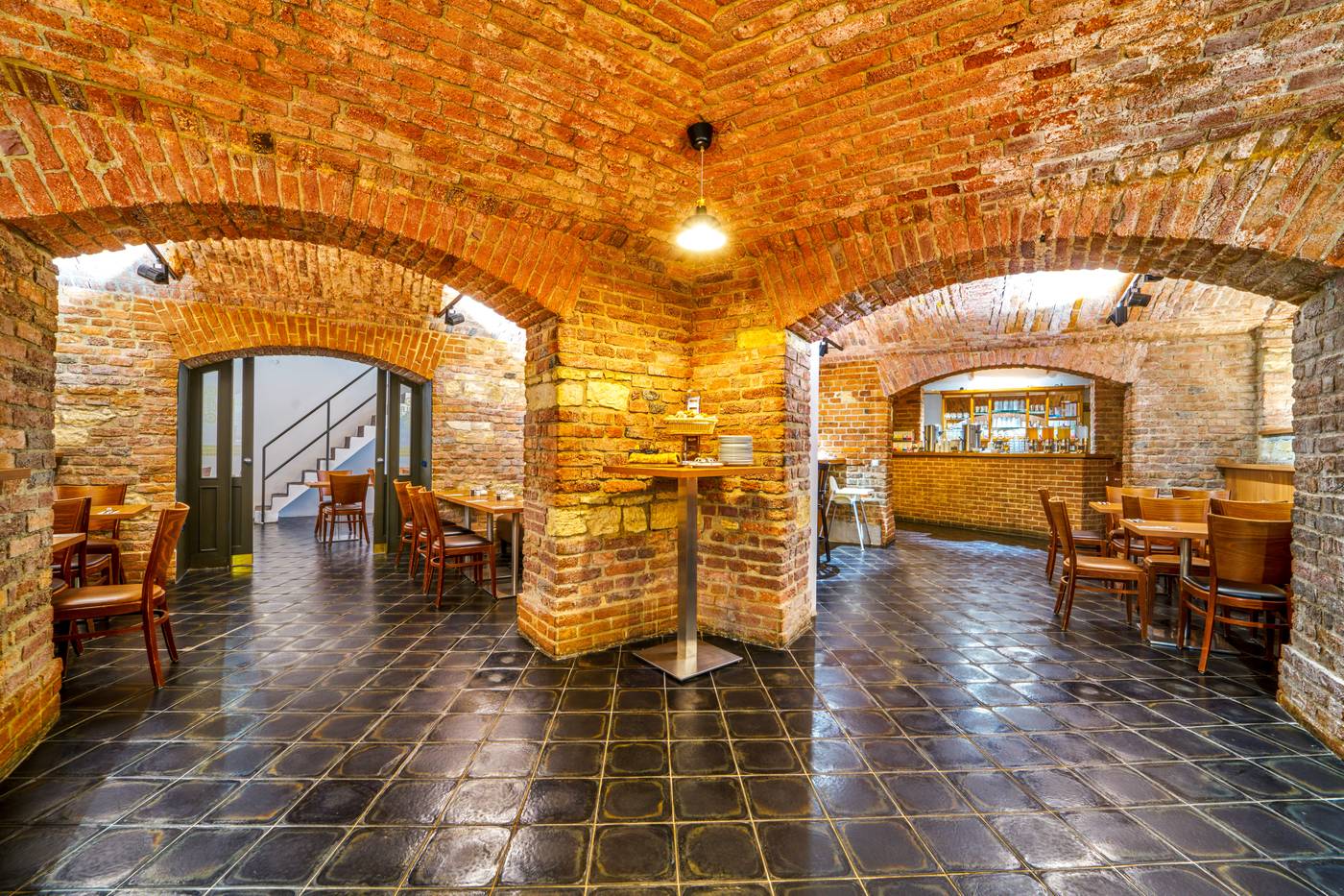 EA-Hotel-Victoria-Restaurant-9