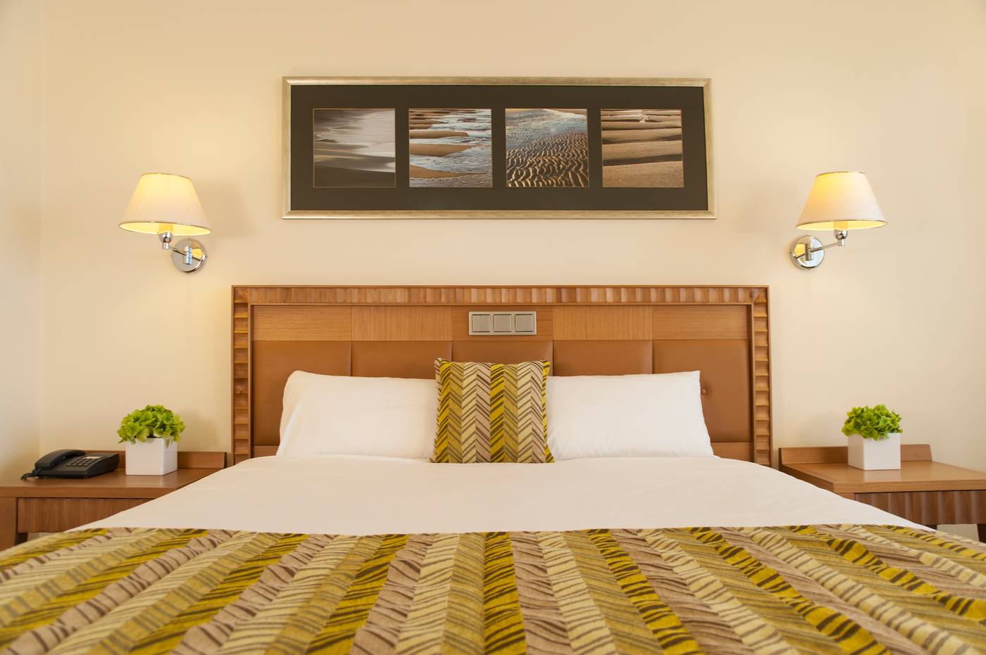 Ajax-Hotel-Room-27