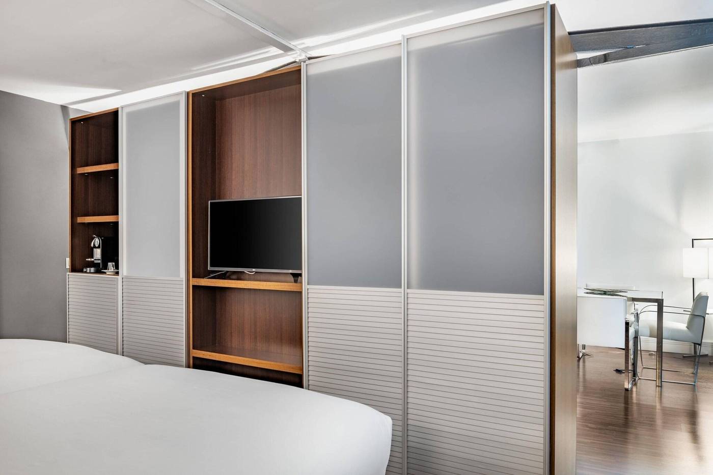 AC-Hotel-Palacio-del-Retiro-Autograph-Collection-Room-57