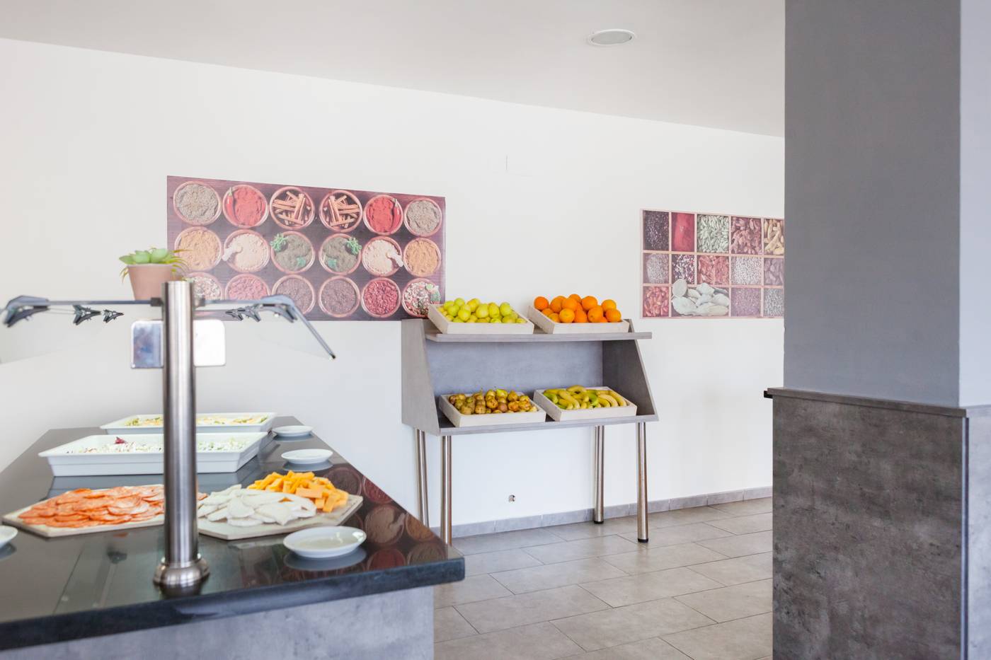 Ohtels-San-Salvador-Restaurant-44