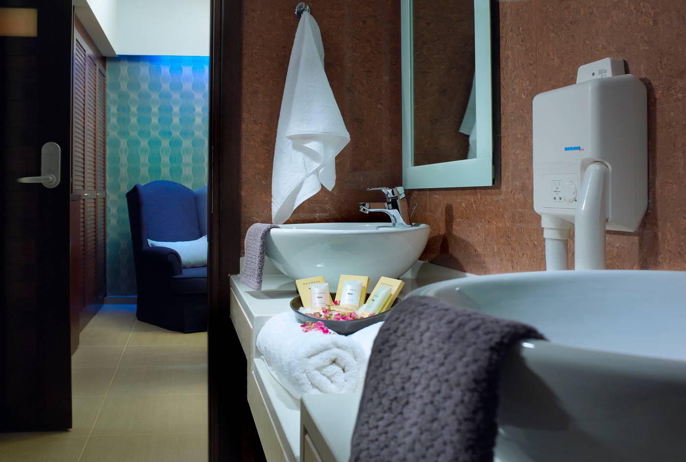 Filion-Suites-Resort---Spa-Room-33