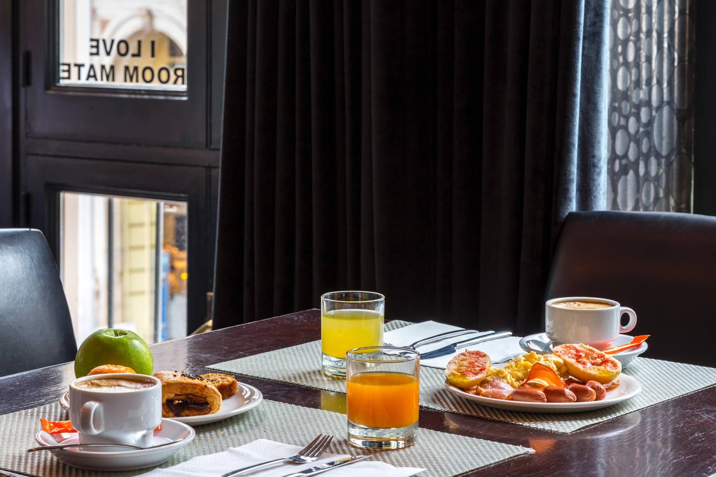 Larios-Malaga-Restaurant-56