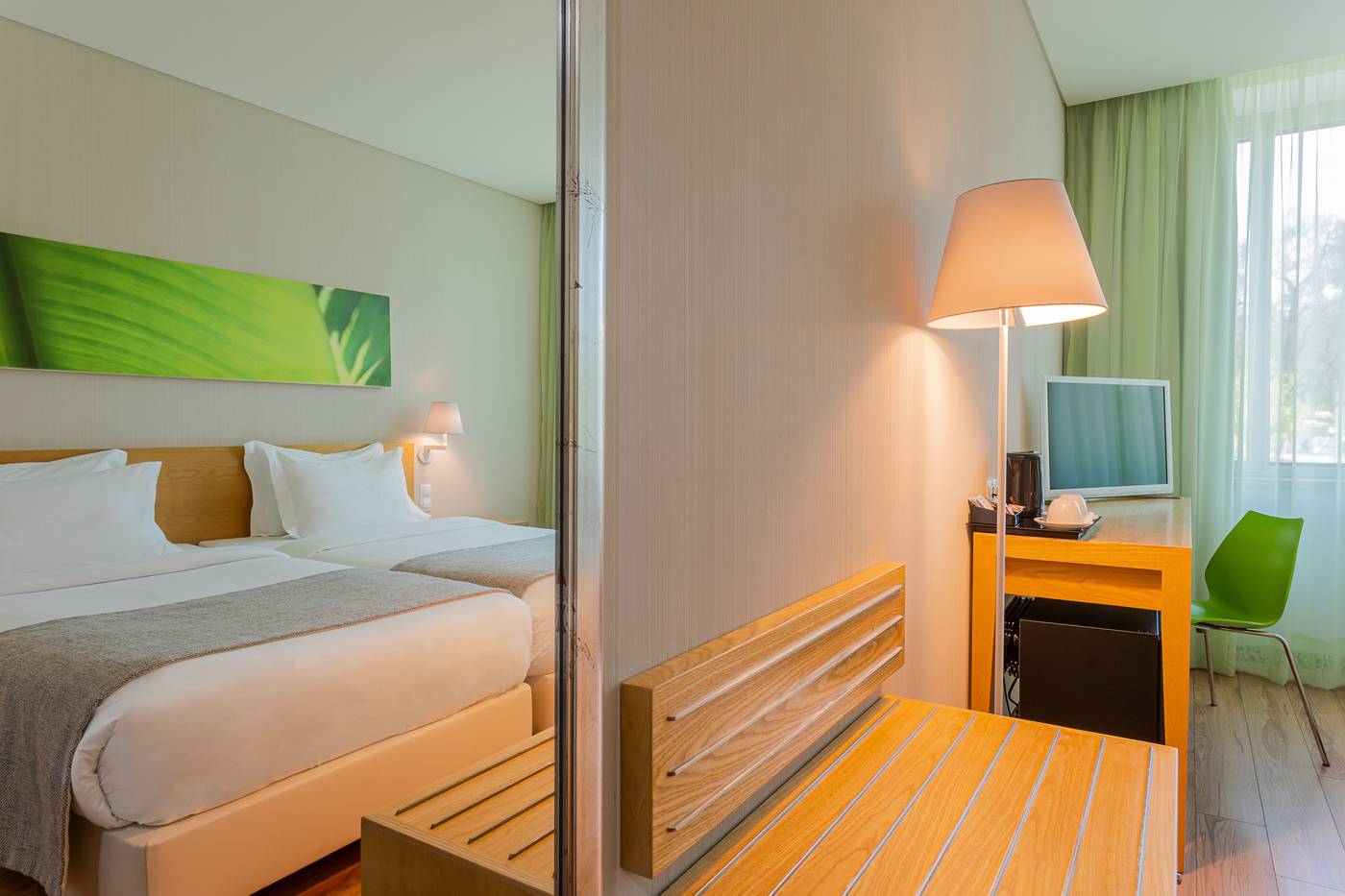 HF-Fenix-Garden-Room-6