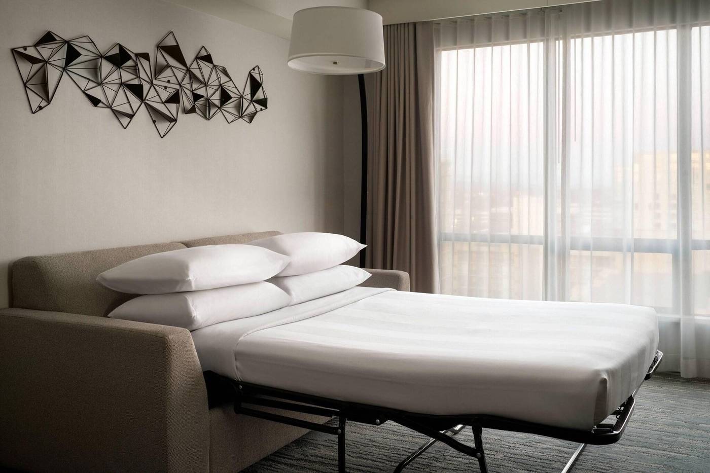 Vancouver-Airport-Marriott-Hotel-Room-25