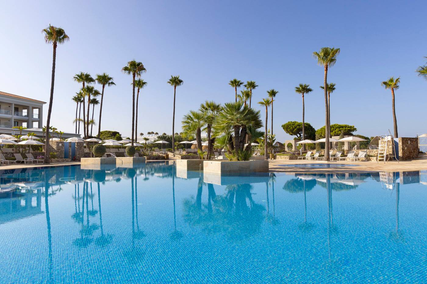 Hipotels-Barrosa-Palace-Pool-4