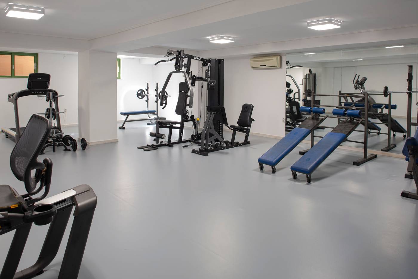 Samaina-Inn-Hotel-Sports-and-Entertainment-32