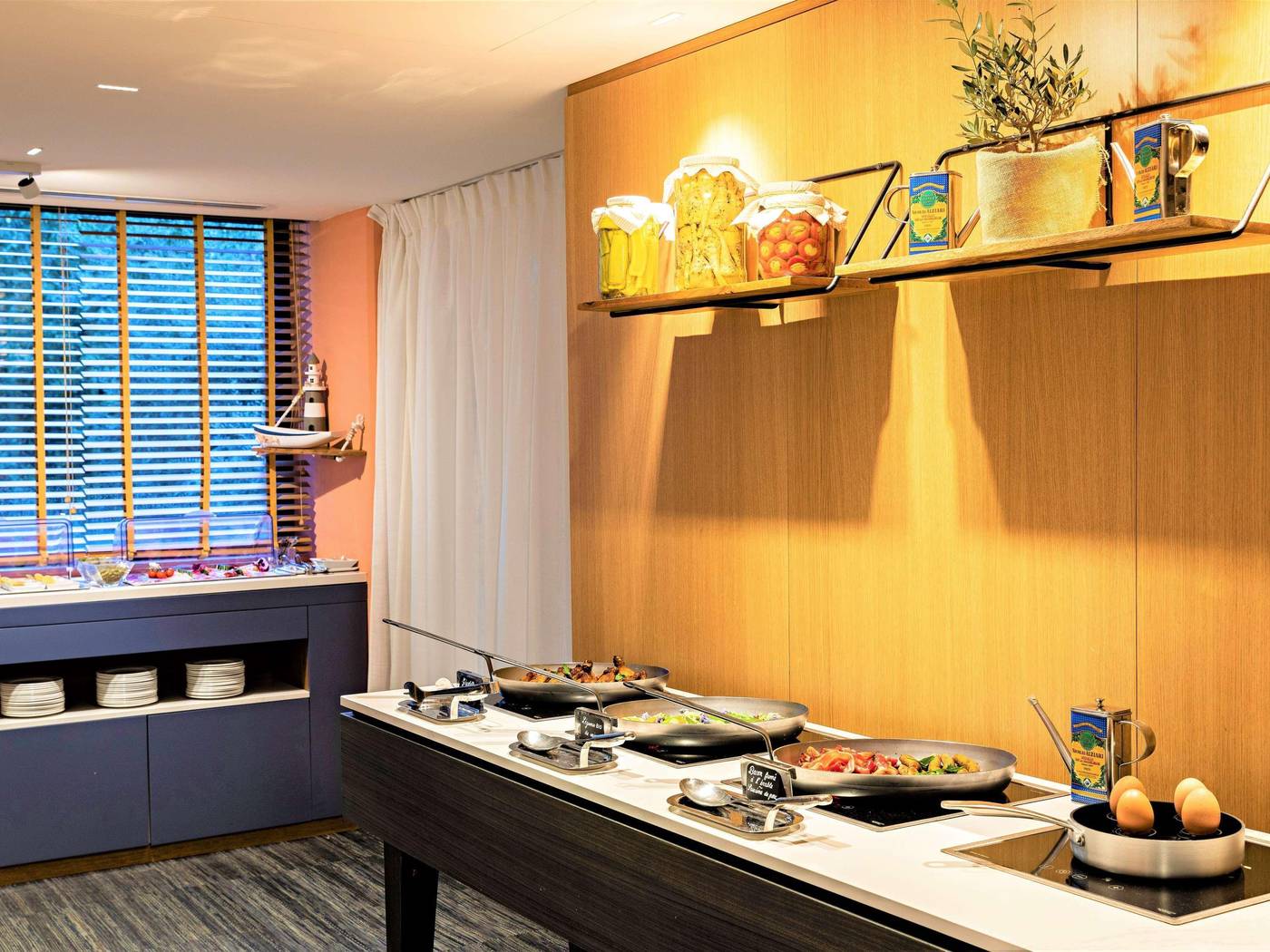 Hotel-Croisette-Beach-Cannes---Mgallery-Restaurant-56