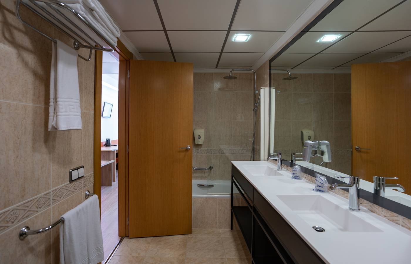 MedPlaya-Flamingo-Oasis-Room-24