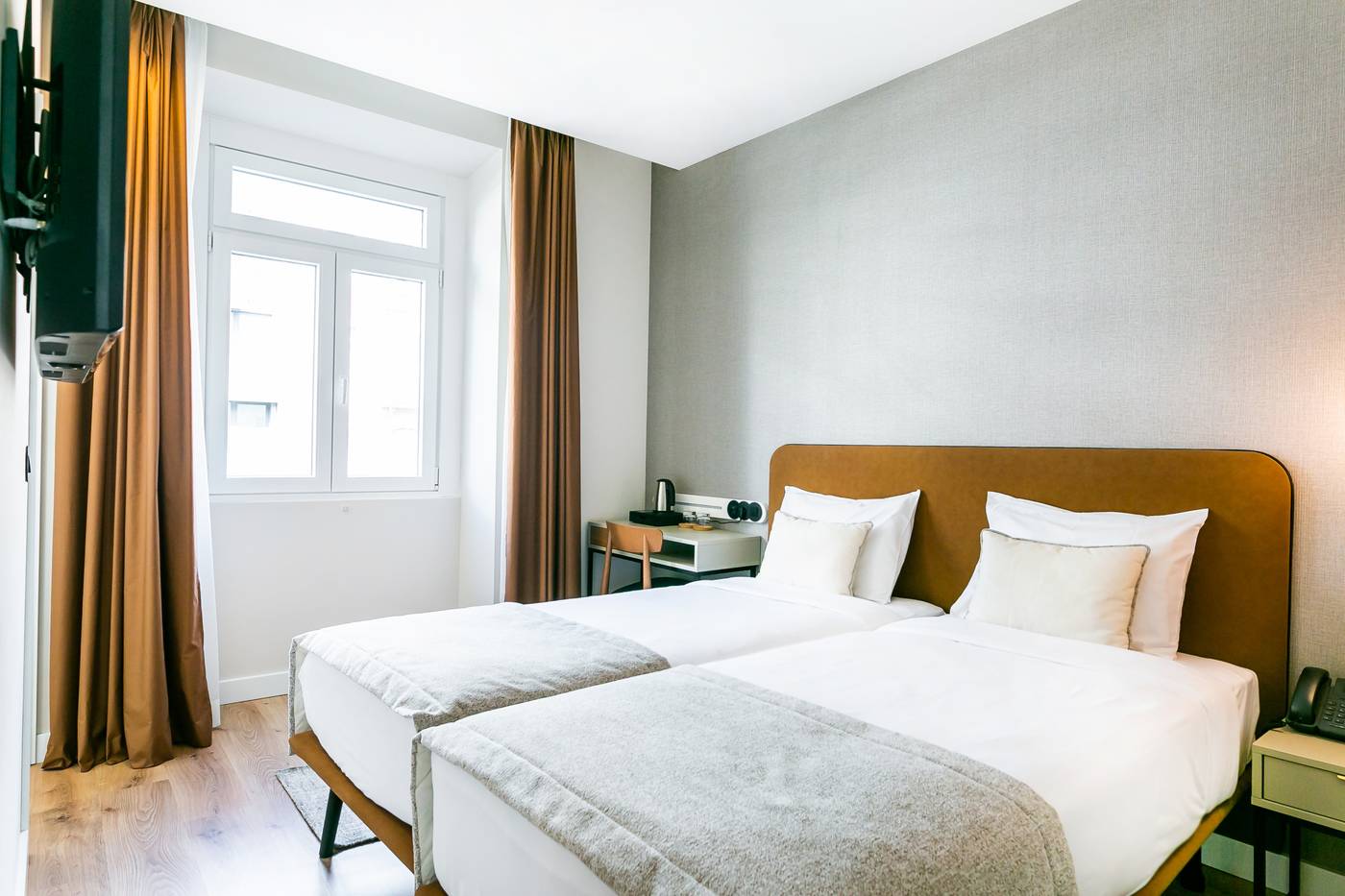 Lx-SoHo-Boutique-Hotel-by-RIDAN-Hotels-Room-4