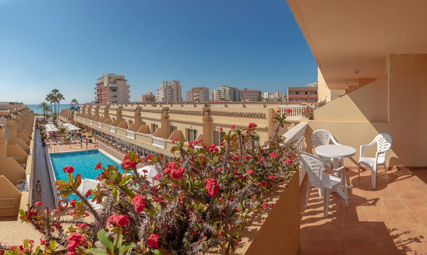 04.09.25 RH Casablanca Suites