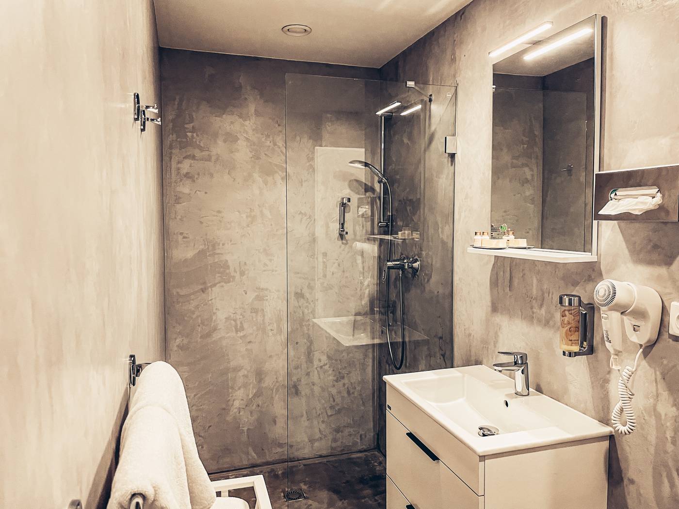 Alfons-Boutique-Hotel-Room-32