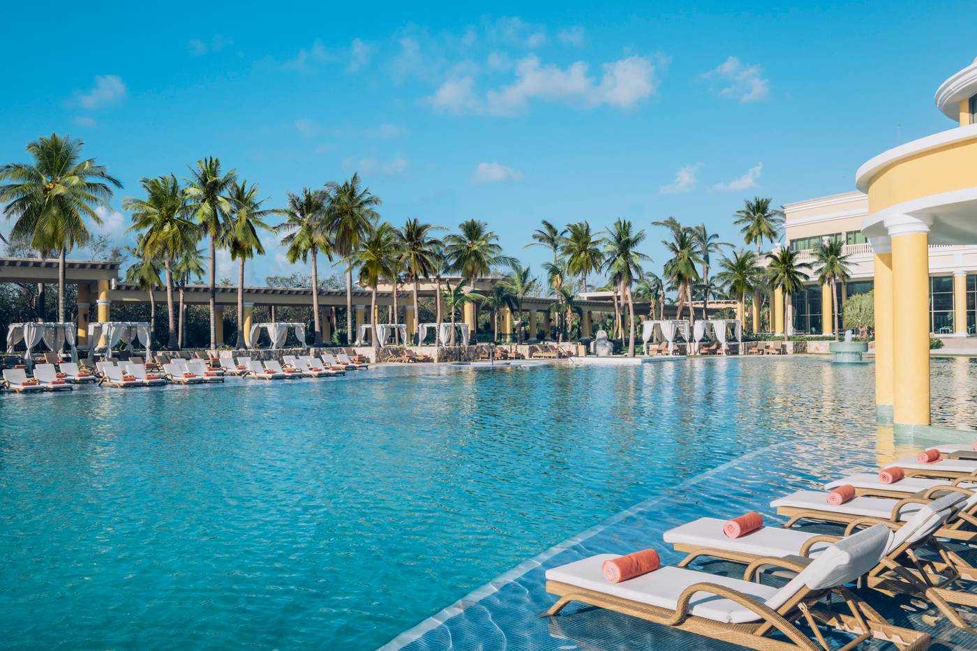 Iberostar-Grand-Paraiso-All-Inclusive-Pool-4