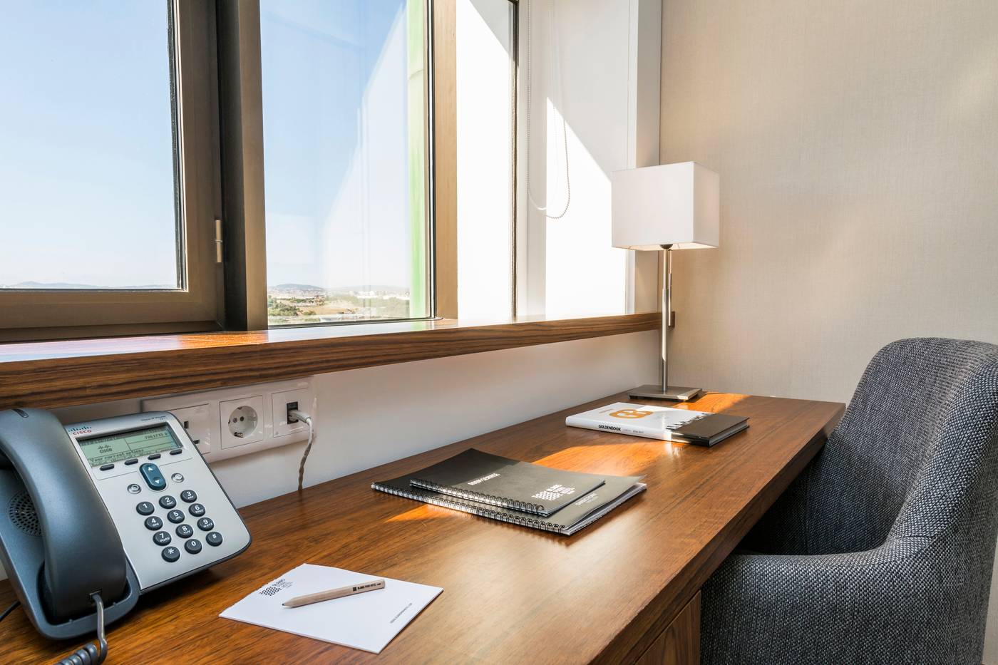 Ramada-by-Wyndham-Lisbon-Room-6