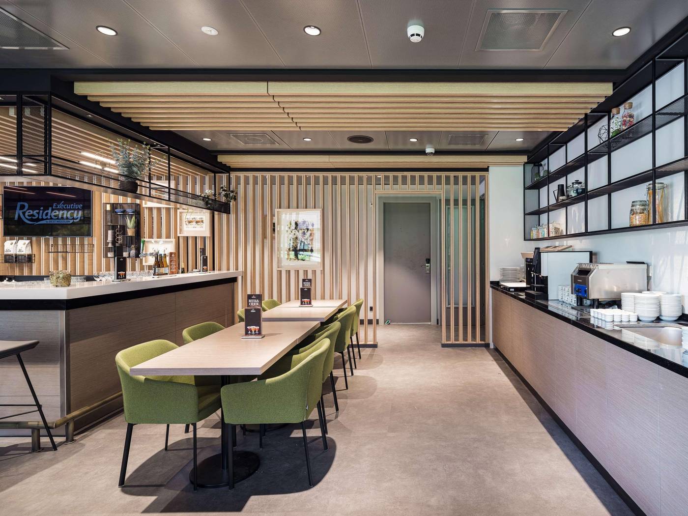 Executive-Residency-by-Best-Western-Amsterdam-Airport-Restaurant-14