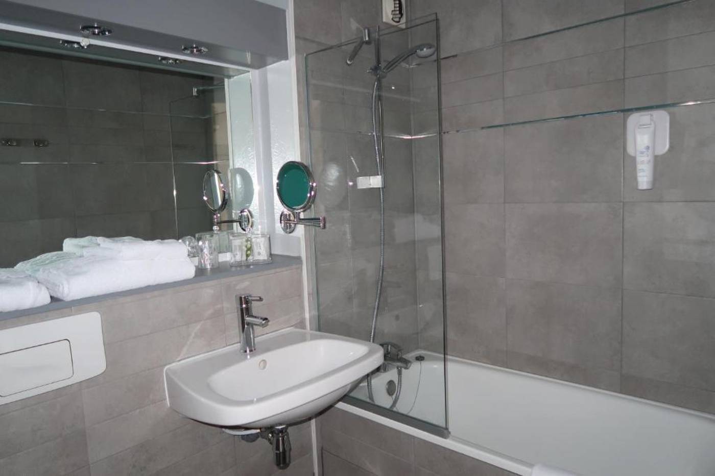 Greet Hotel Massieux Lyon Nord - France - MASSIEUX - Room - 7