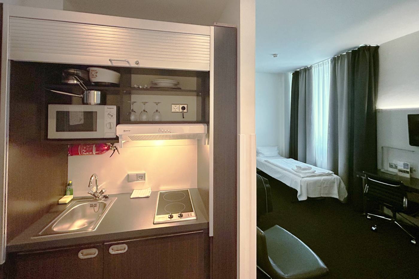 Select-Hotel-Berlin-The-Wall-Room-42