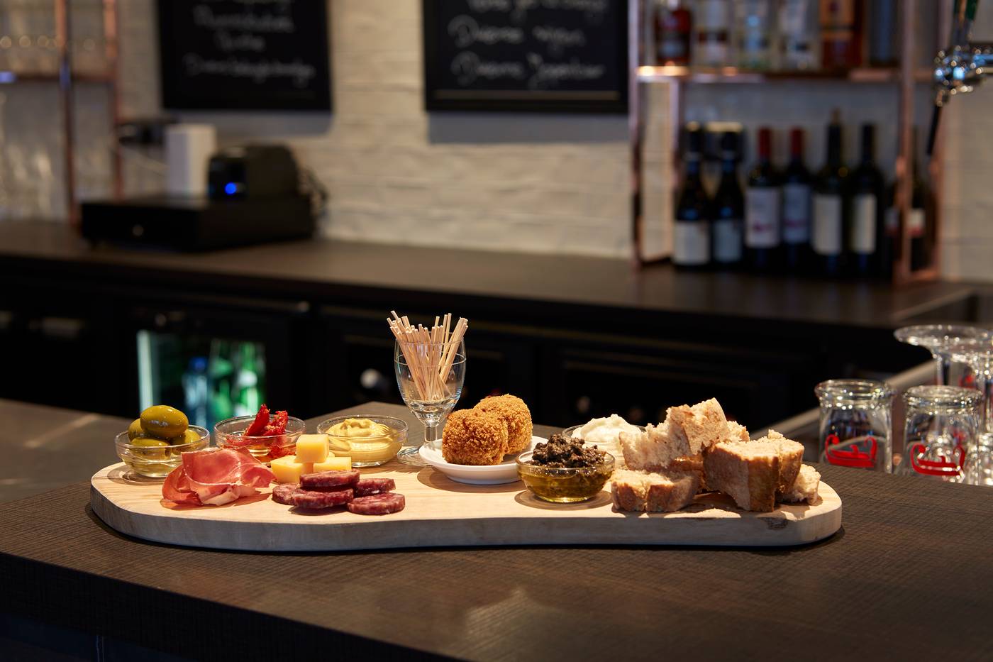 Hotel-Lion-d-Or-Bar-36