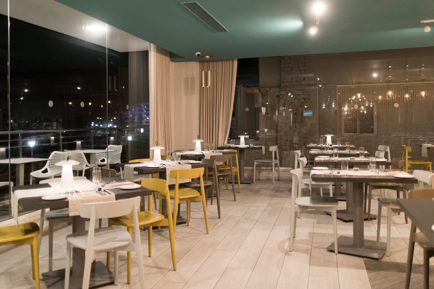 Seaview-Hotel---Adults-Only-16--Restaurant-34