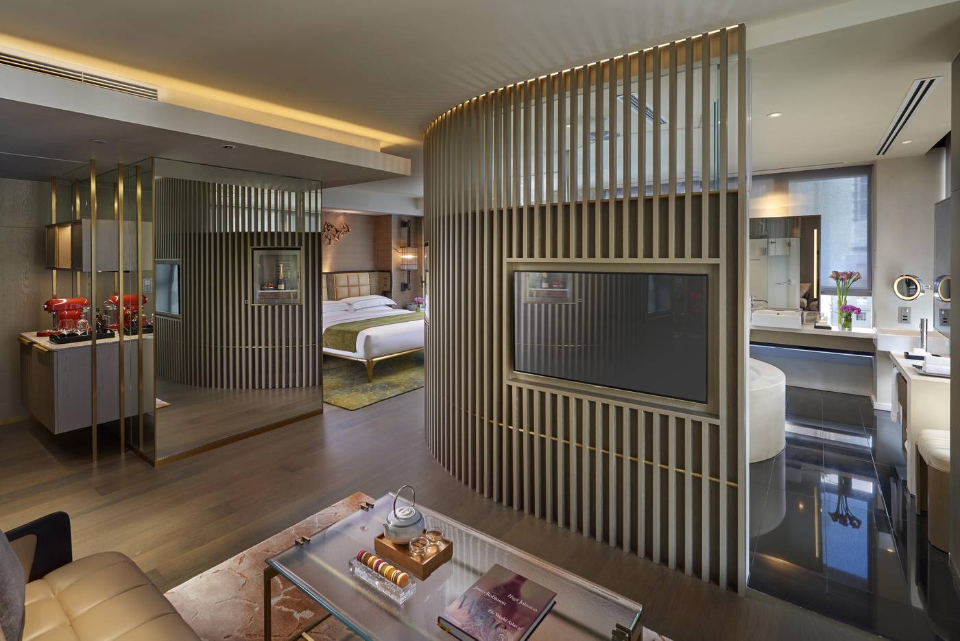 The-Landmark-Mandarin-Oriental--Hong-Kong-Room-1