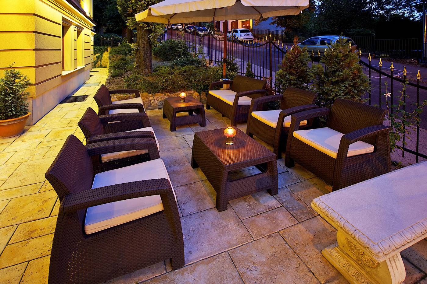 Gold-Hotel-Budapest-Terrace-45