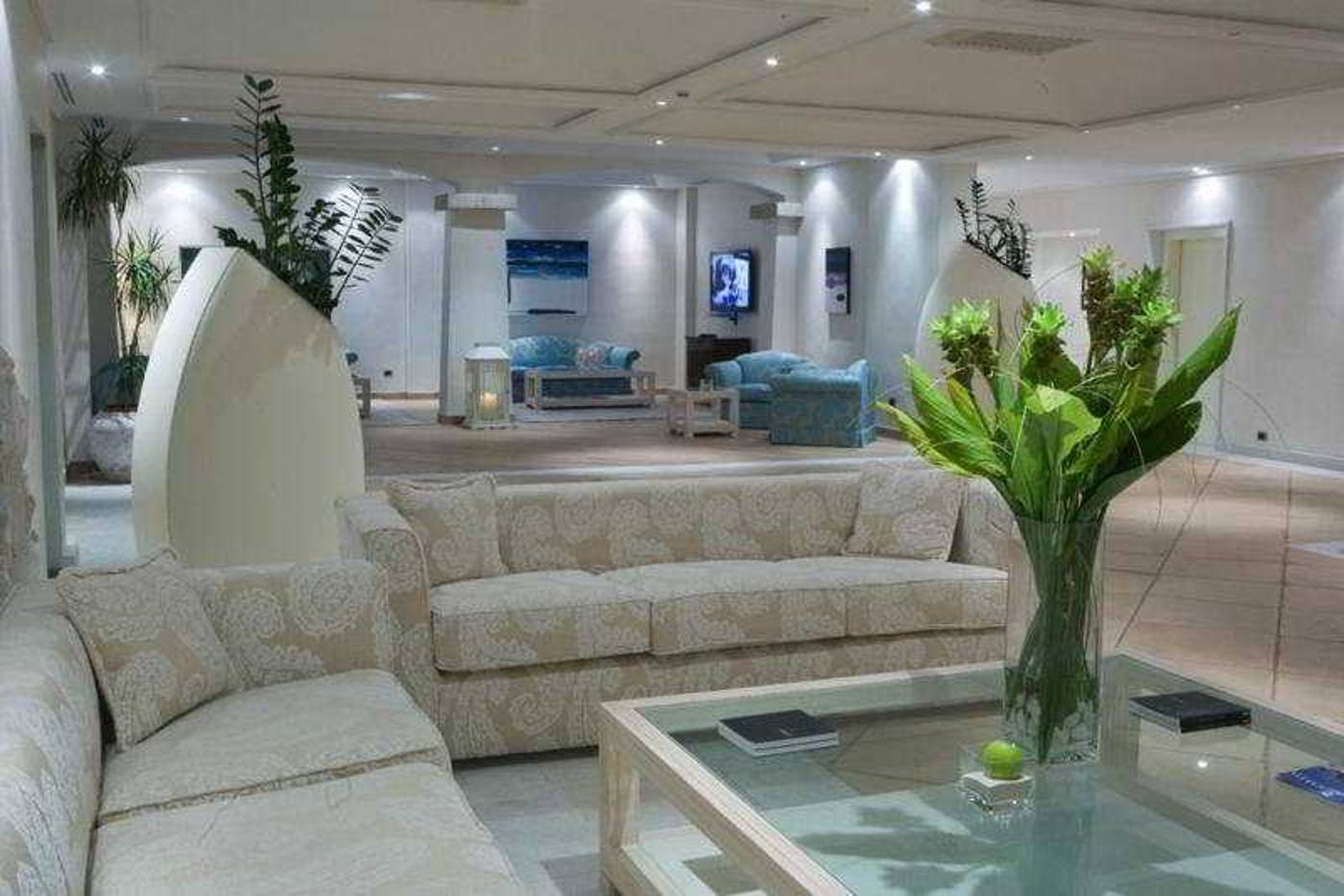 Petra-Bianca-Lobby-31