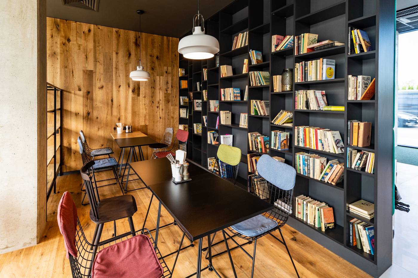 ibis-Tallinn-Center-Restaurant-16