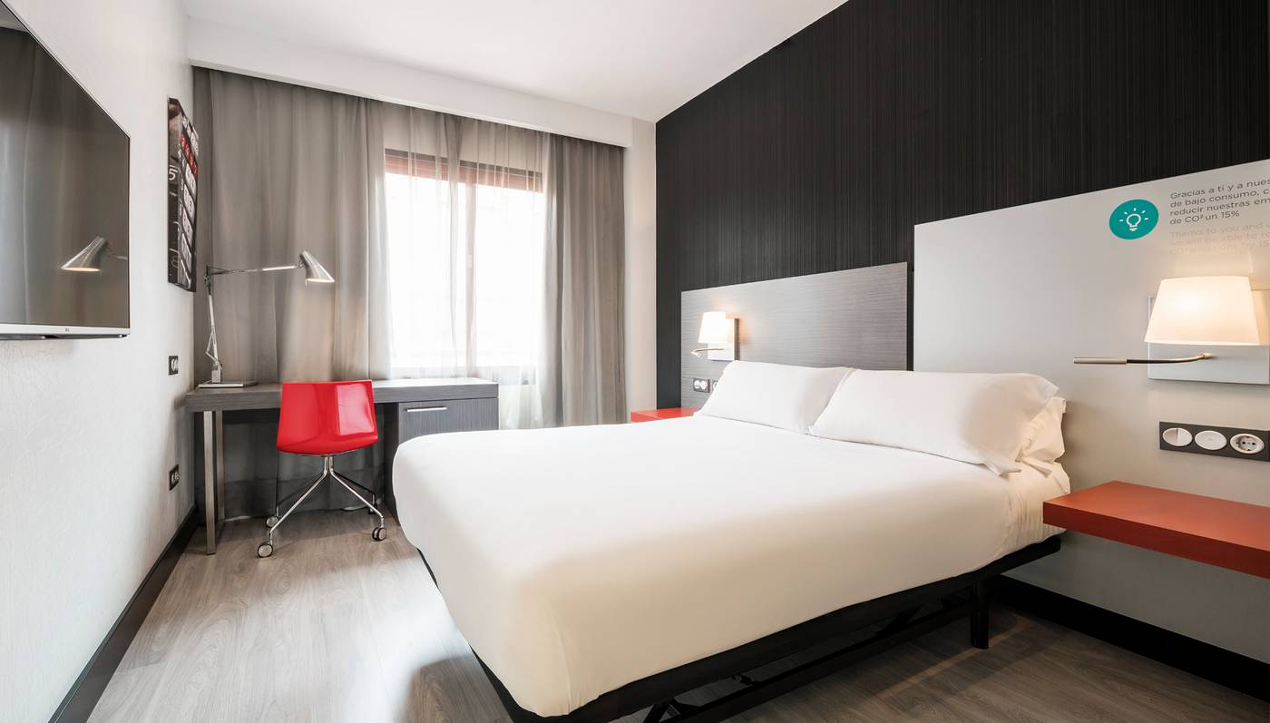 Ilunion-Suites-Madrid-----Room-8