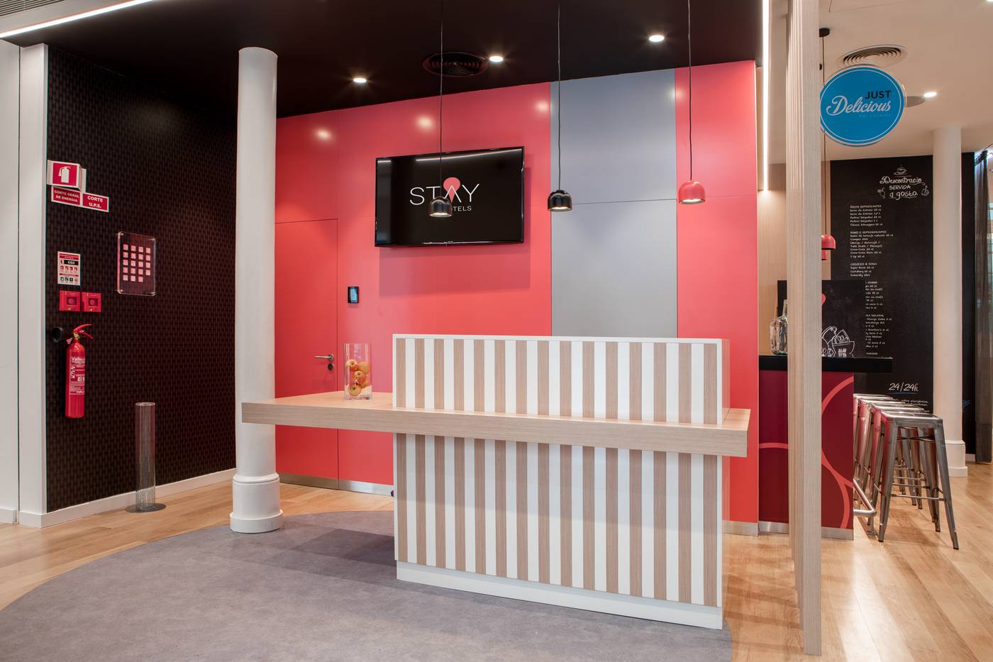 Stay-Hotel-Lisboa-Centro-Chiado-Lobby-6