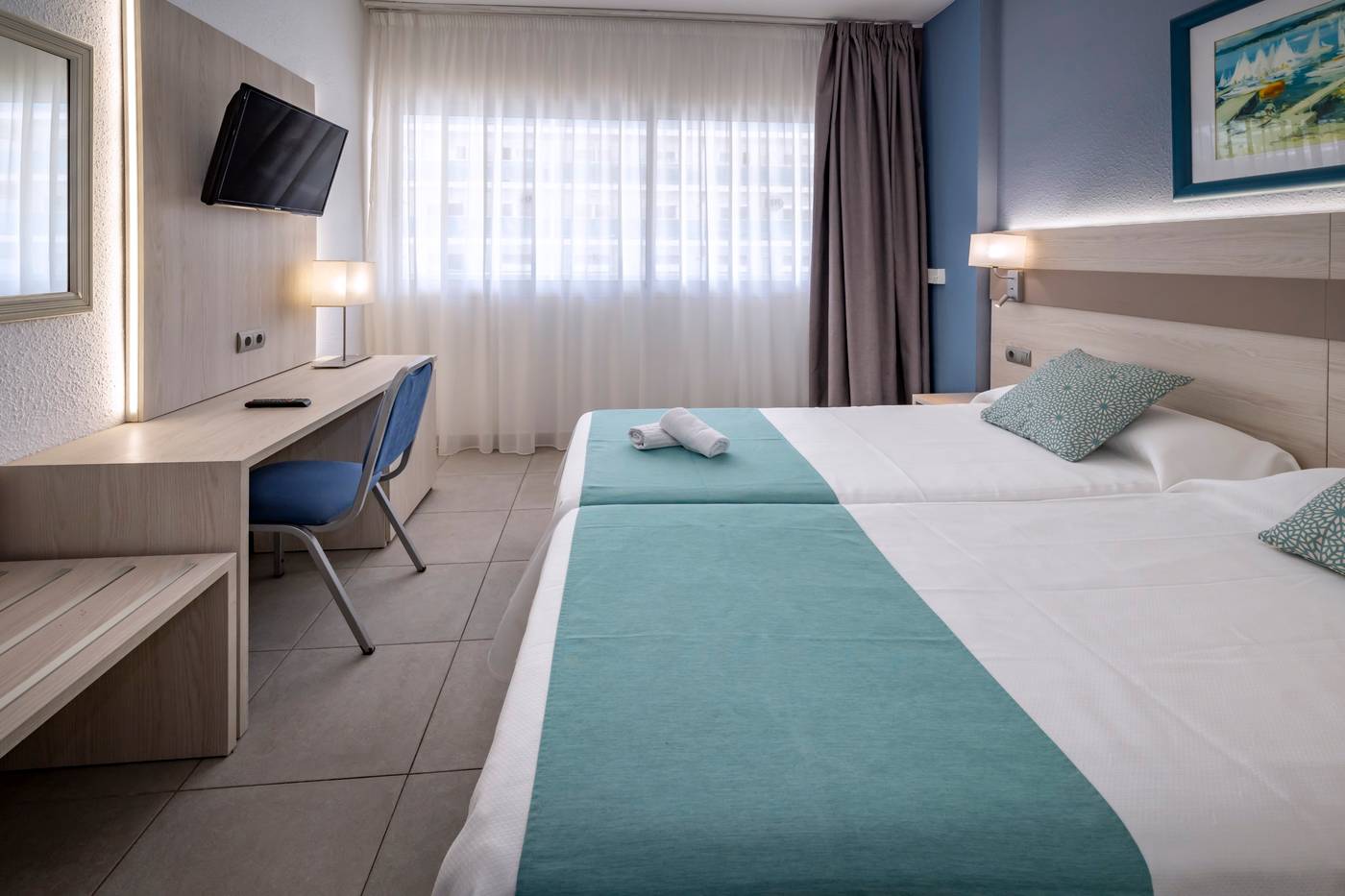 4R-Salou-Park-Resort-I-Room-17