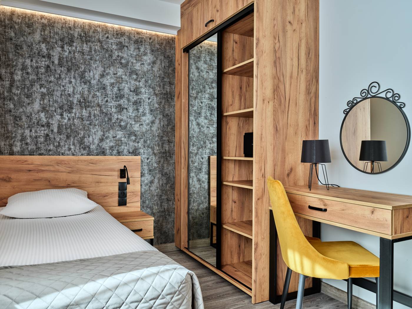 1891-Garni-Hotel-Room-3