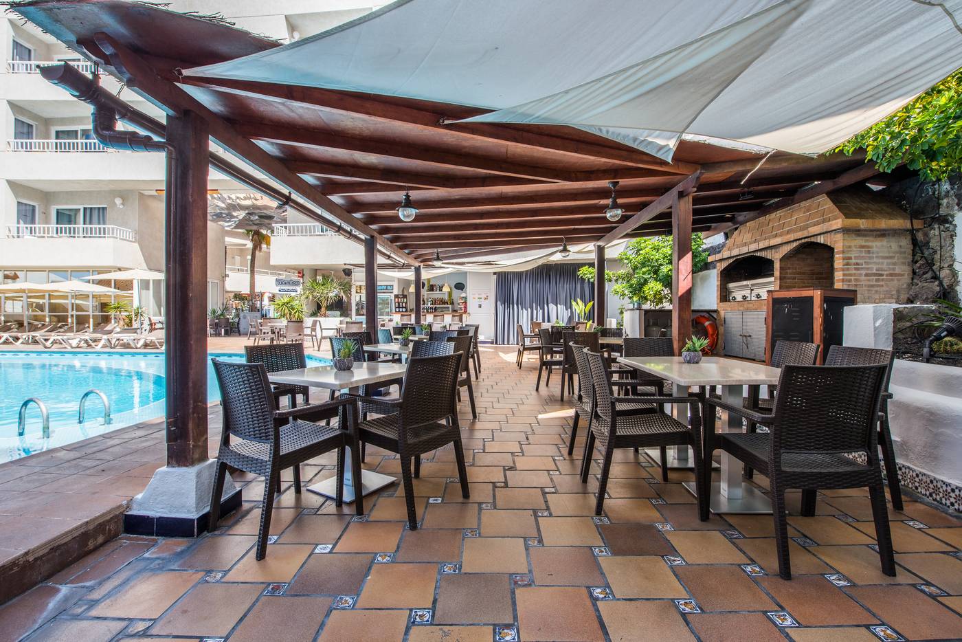 Vigilia-Park-Pool-14