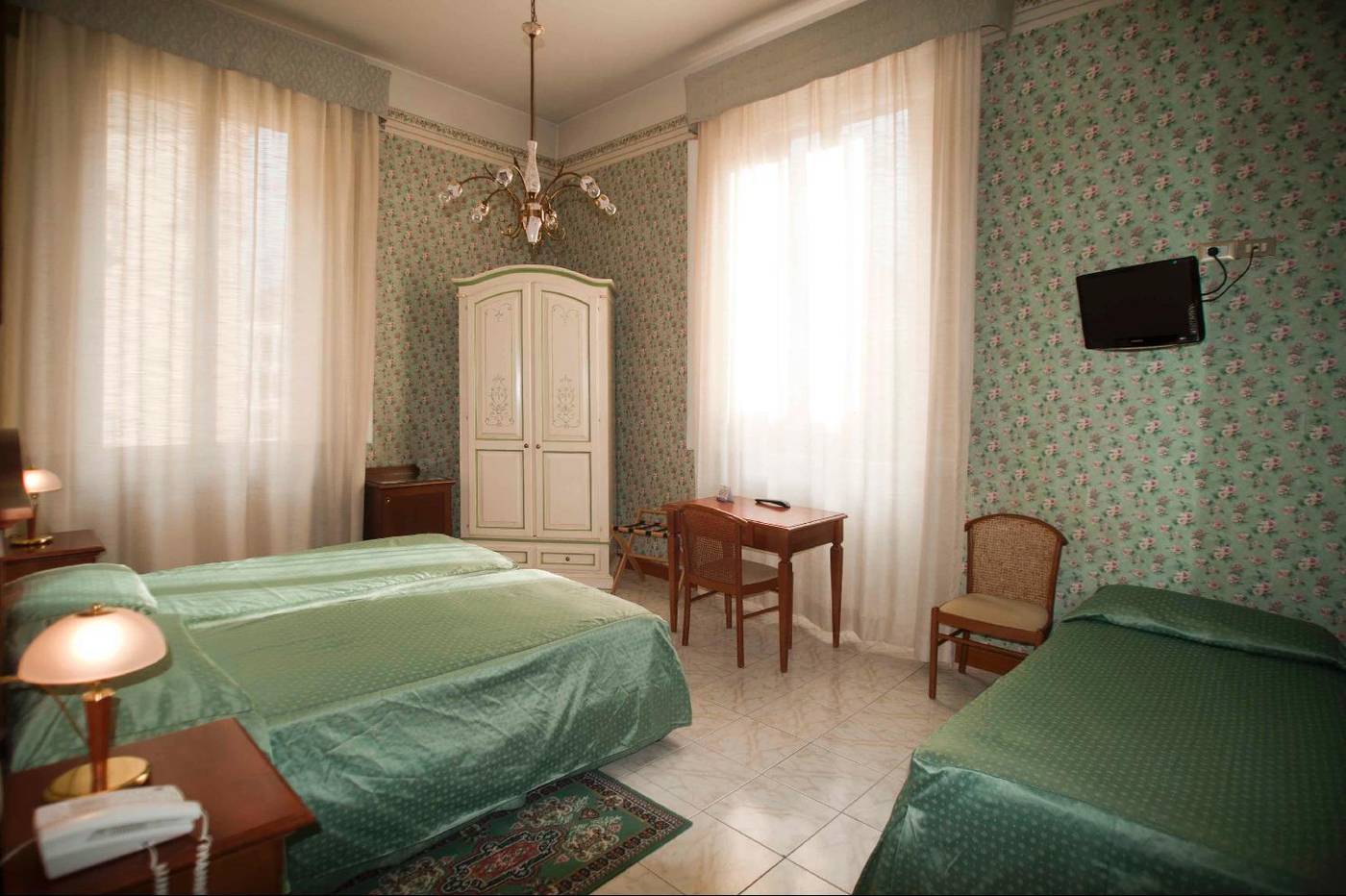 Hotel-Beatrice-Room-15
