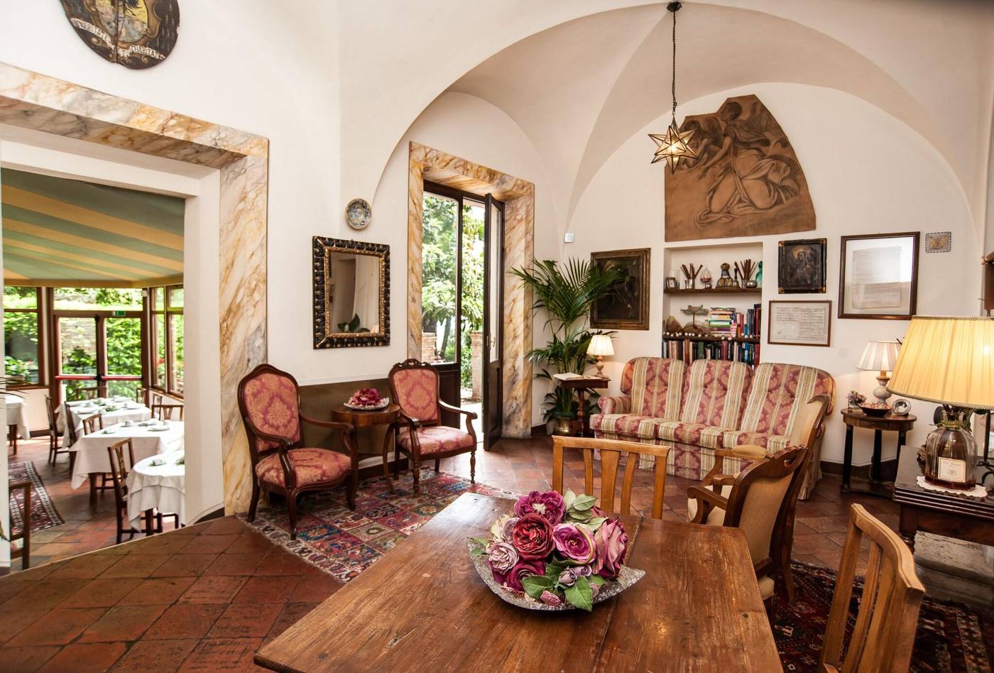 Hotel-Santa-Caterina-Siena-Lobby-13